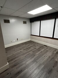 Building Photo - 313 S Hickory St
