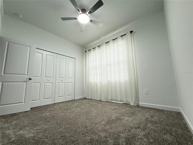 Building Photo - 7117 Dilly Lake Ave