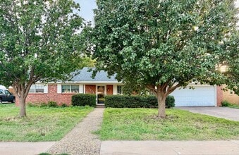 Building Photo - 2213 Culver Dr