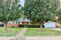 Building Photo - House For Rent