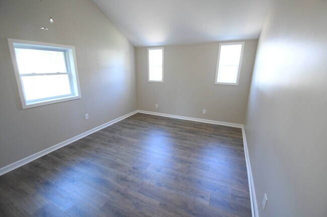 Building Photo - 3517 S Haven Rd