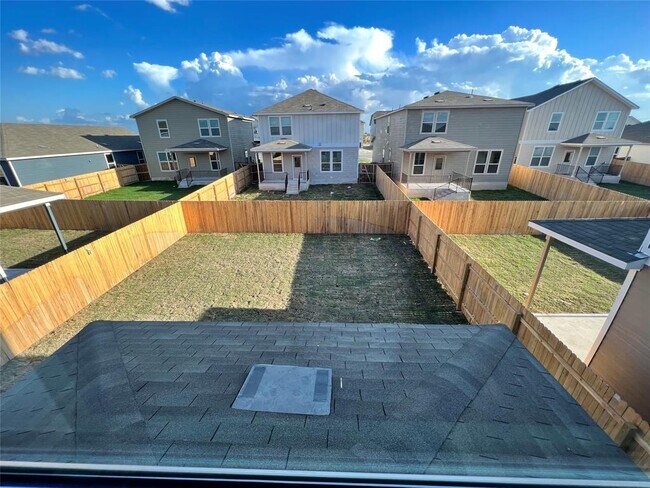 Building Photo - 404 Stone Water Ln