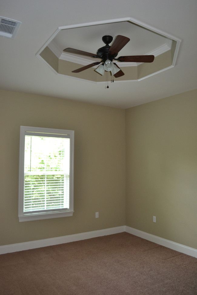 Building Photo - Village Maison Townhomes