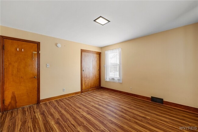 Building Photo - 133 Halstead Ave