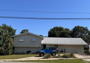 Building Photo - 203 Fairpoint Dr