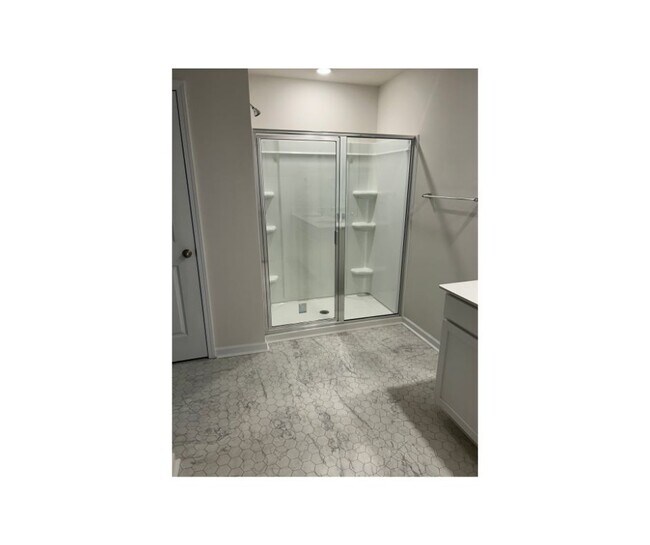 Building Photo - 1215 37th Ave Lane NE