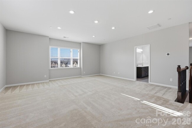 Building Photo - 1000 Bellegray Ln NW