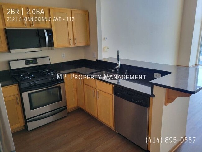 Building Photo - 2121 S Kinnickinnic Ave