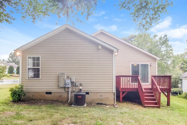 Building Photo - 3097 Champion Ln SW