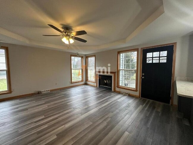 Building Photo - 343 Independence Dr