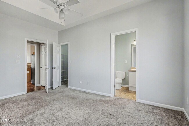 Building Photo - 221 Payton Dr