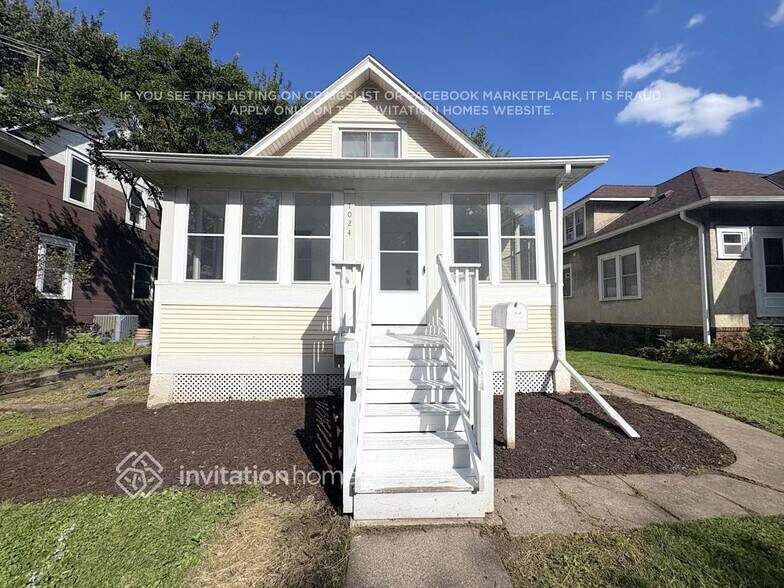 Primary Photo - 1024 25th Ave SE
