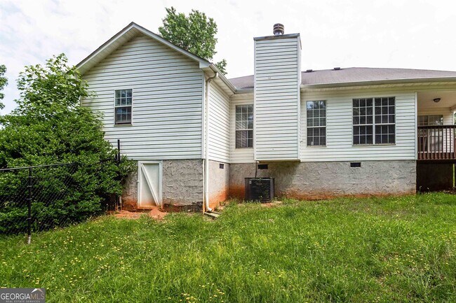 Building Photo - 121 Aristocratic Way