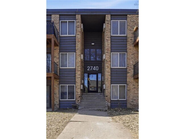 Building Photo - 2740 Pleasant Ave