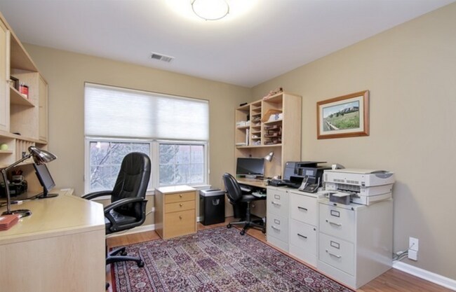 Building Photo - 967 Kensington Dr