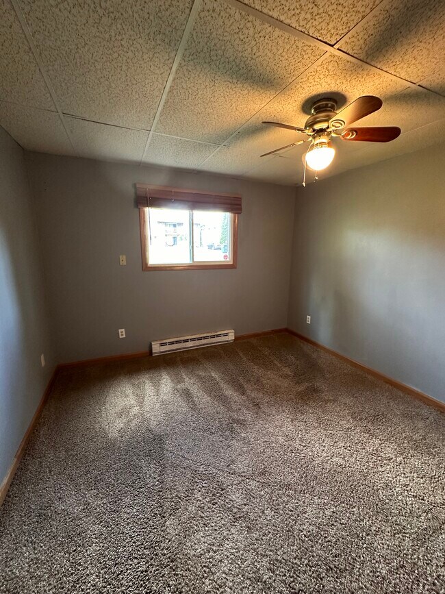 Building Photo - 2711 Jelinek Ave