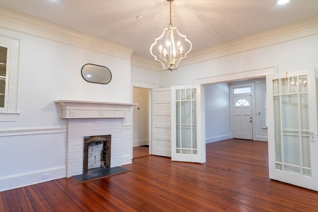 Building Photo - Lakebottom Bungalow
