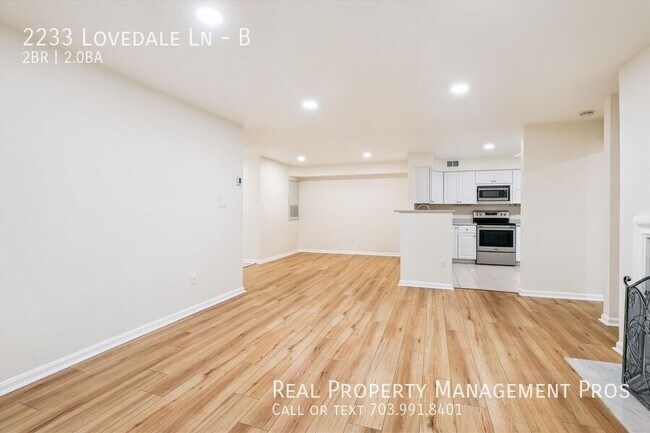 Building Photo - 2233 Lovedale Ln