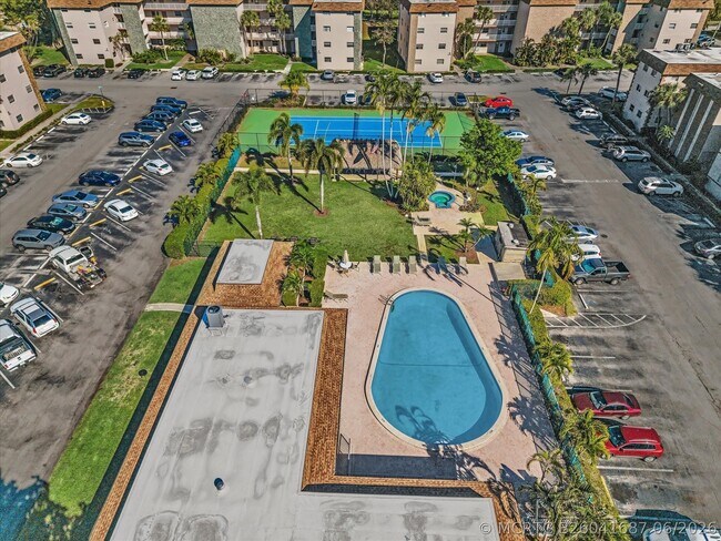 Building Photo - 2451 SW 82nd Ave