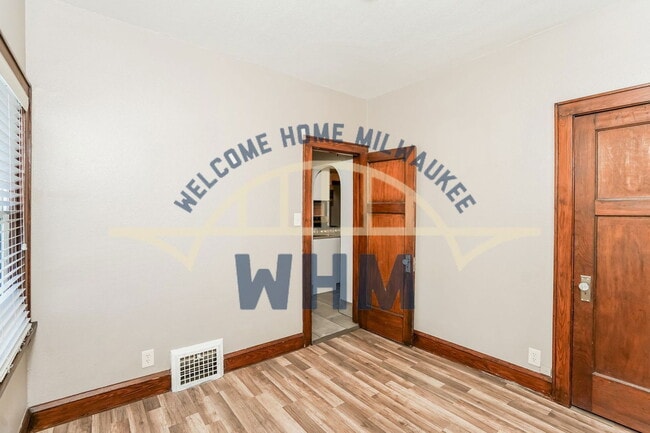 Building Photo - 1721 S 72nd St