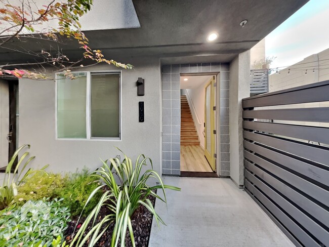 Building Photo - 3959 Wattling St