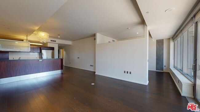 Building Photo - 1155 S Grand Ave