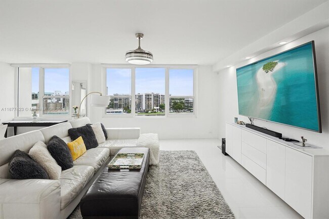 Building Photo - 3505 S Ocean Dr