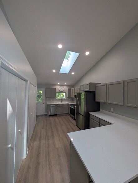 Building Photo - 11063 Cornell Ave
