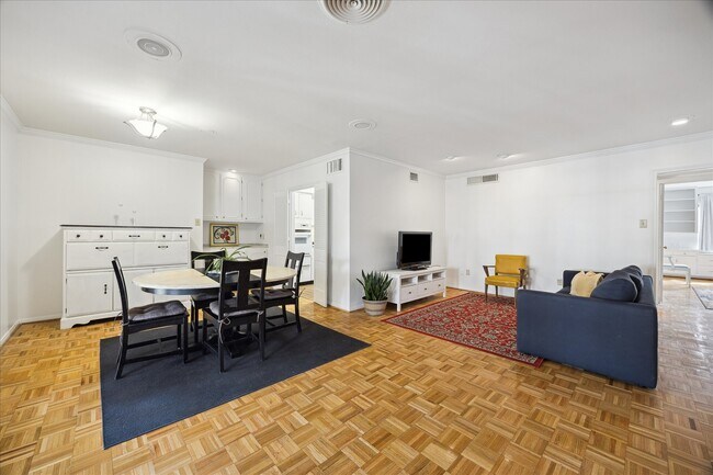 Building Photo - 2600 Bellefontaine St