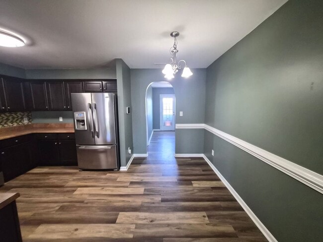 Building Photo - 103 Palin Trail