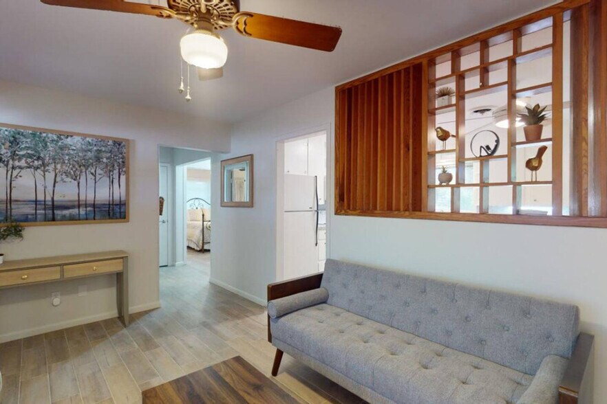 Building Photo - 118 Miller St