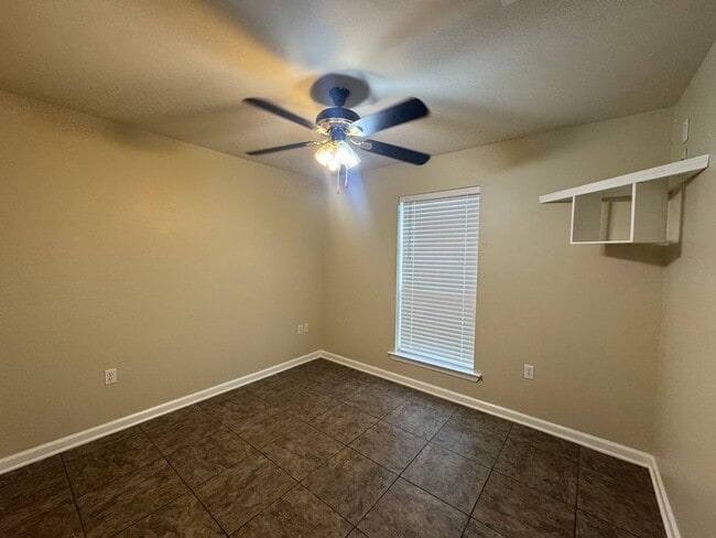 Building Photo - Beautiful Home For Lease In Walker!