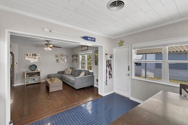 Building Photo - Charming 3-Bedroom Home in Daytona Beach