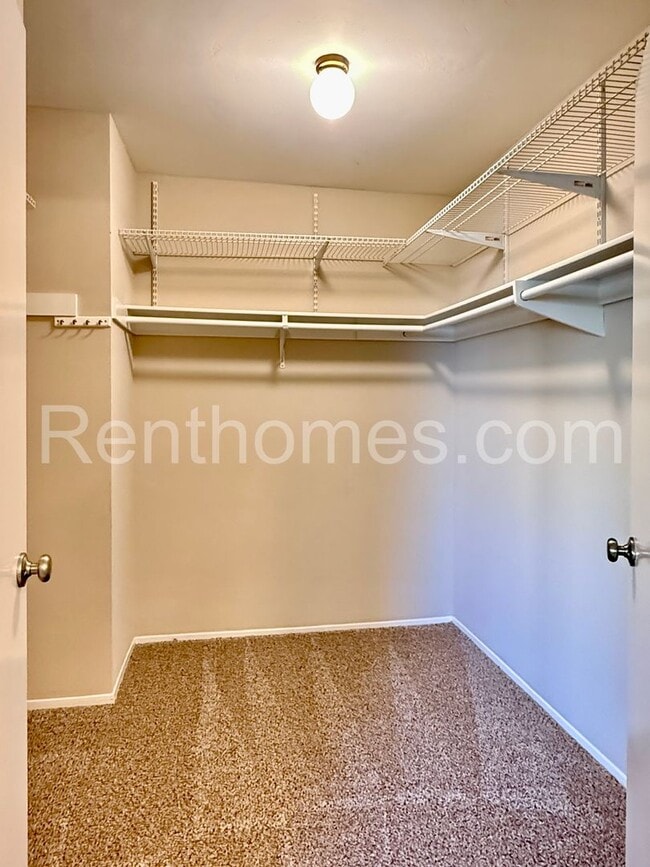 Building Photo - 13534 Longfellow Ln