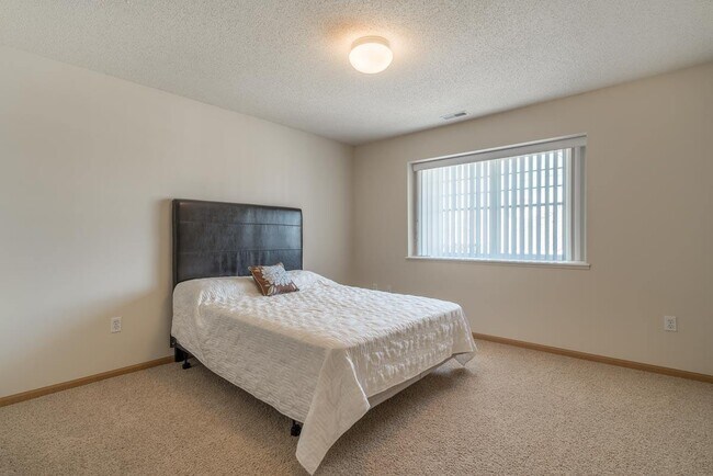 Floorplan - Pinebrook Apartments