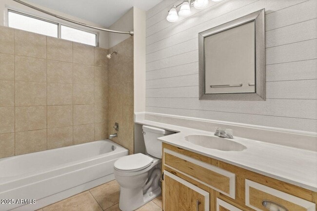 Building Photo - 7120 W Sunnyslope Ln