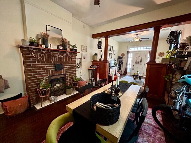 Building Photo - 4139 Iberville St
