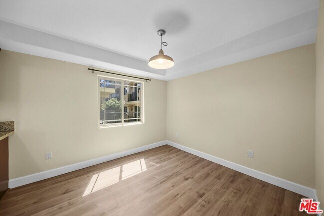 Building Photo - 5315 Bellingham Ave