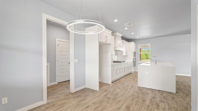 Building Photo - 213 Olde Ml Ct