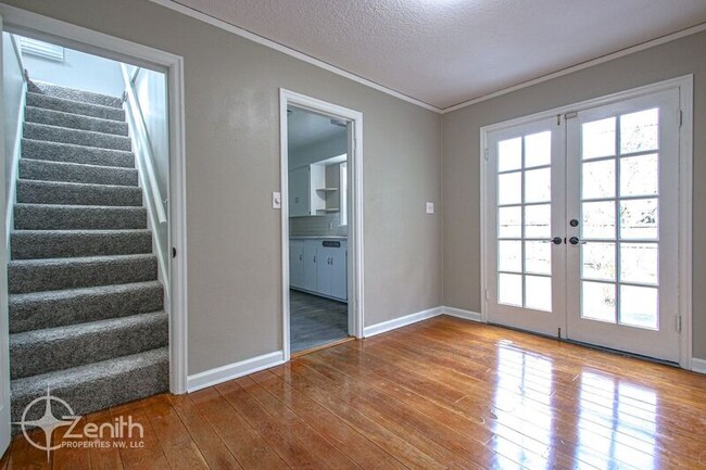 Building Photo - 308 NW 45th St