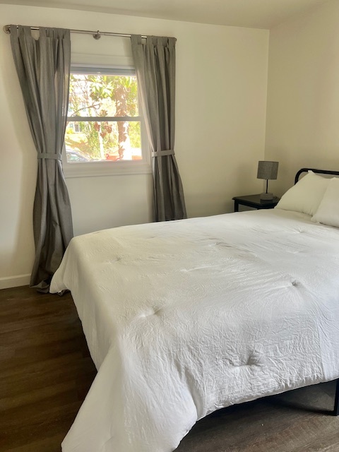 Bedroom with Serta and dresser - 100 Olinda Dr