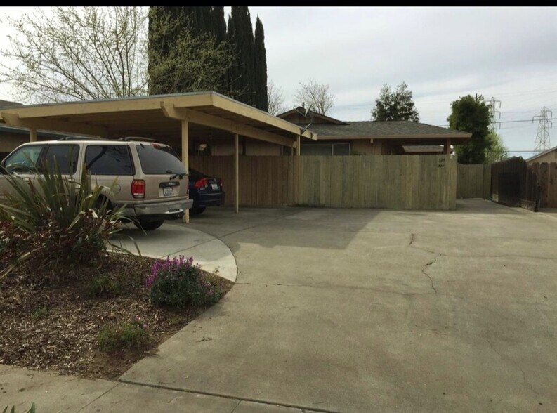 Great Location - 325 N Lincoln Ave