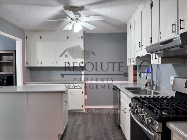 Building Photo - 1200 Brucemont Dr