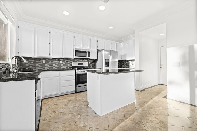 Building Photo - 1564 Clanton Pl