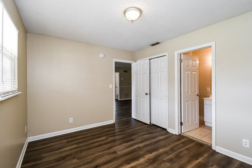 Building Photo - 1658 Louvre Dr