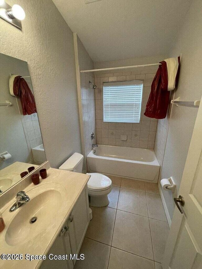 Building Photo - 4858 Chastain Dr