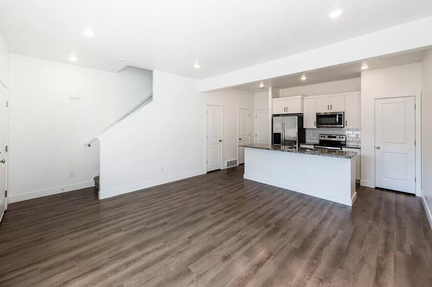 Building Photo - 335 S 1540 E