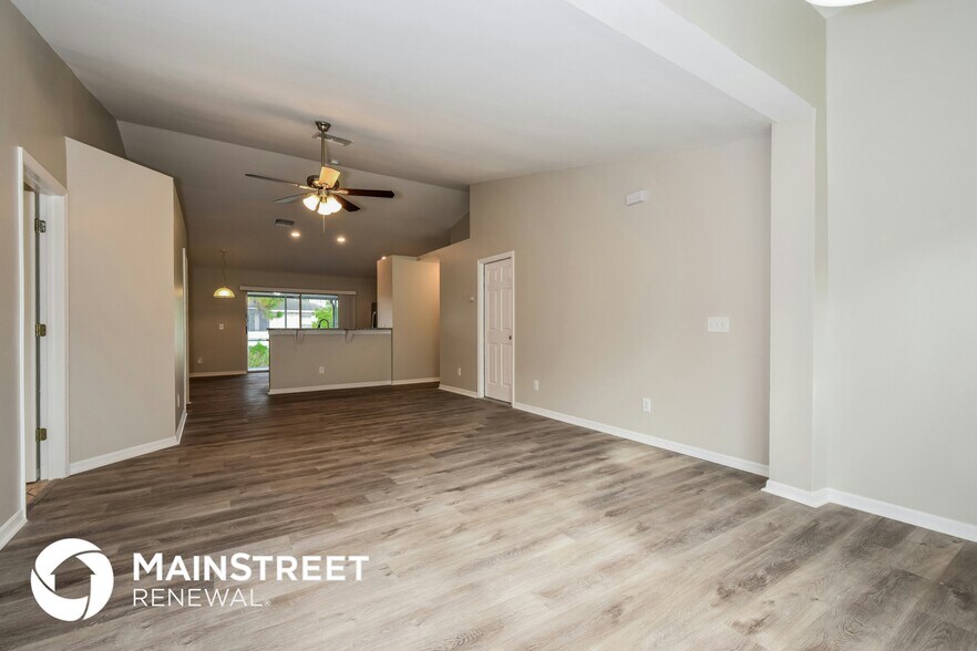 Building Photo - 814 Crystal Ave