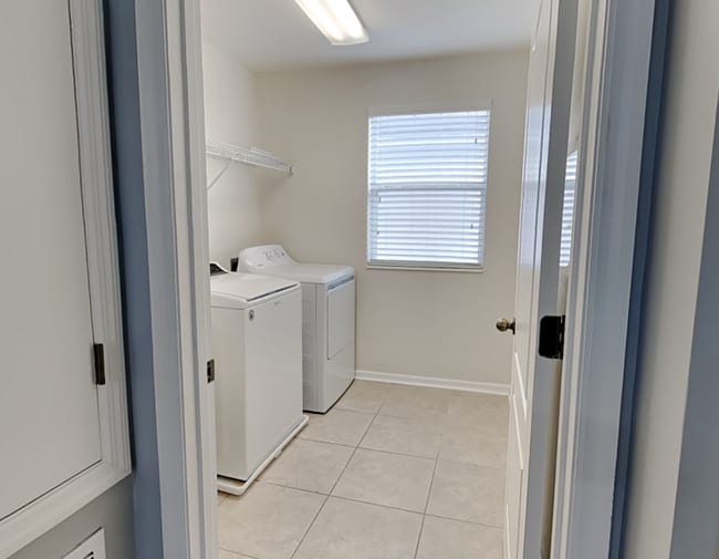 Building Photo - 5955 Paxton Ct