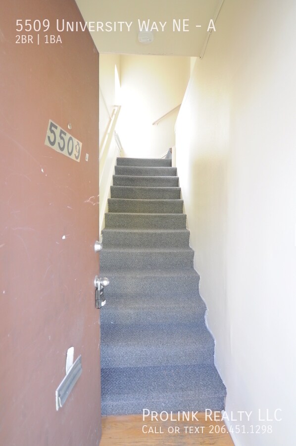 Building Photo - 5509 University Wy NE